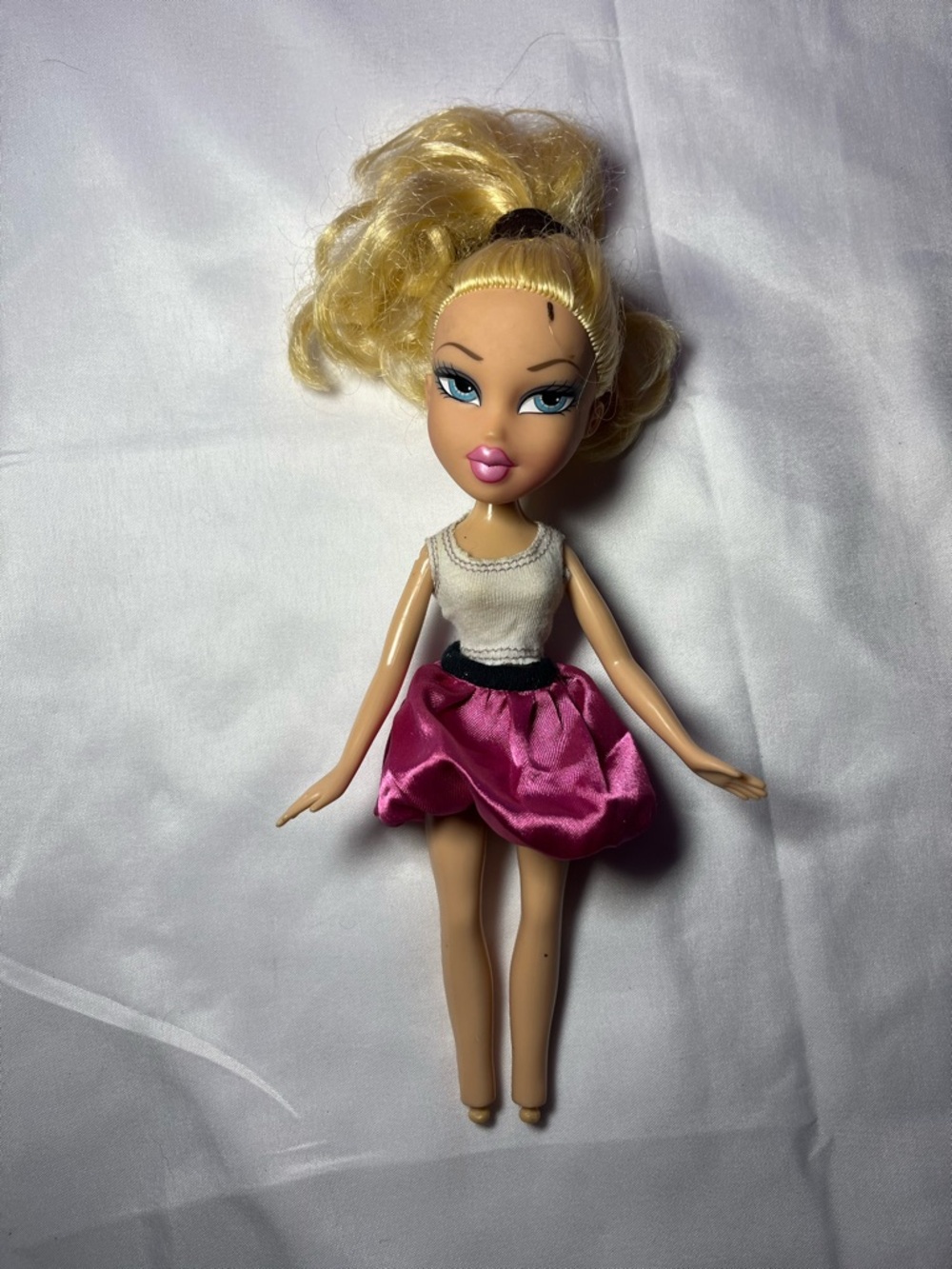 Vintage Bratz Birthday Cloe Doll Y2K MGA Outfit Skirt Shirt No Shoes